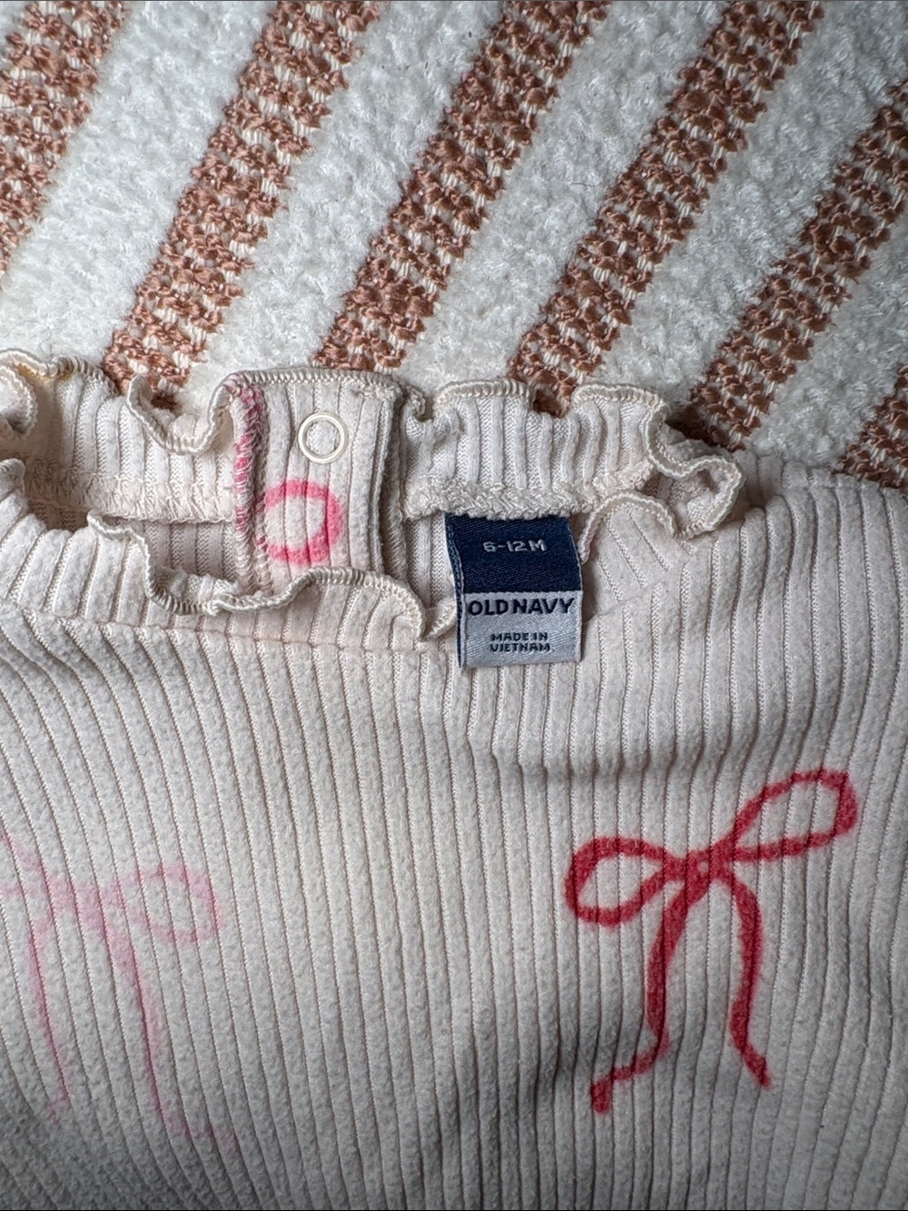Old Navy Cream Ribbed Bow Set - Picture 2 of 7